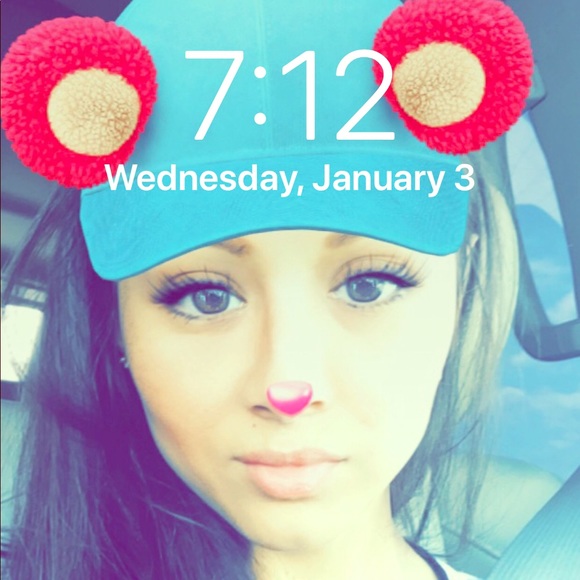 Meet your Posher, Lizzette - Picture 1 of 4